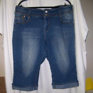 LA Chula cuffed capris, stone washed blue